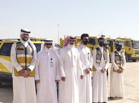 نظافة الجهراء تكثف من جولاتها الميدانية لرفع السيارات المهملة من أمام المدارس وتنظيف الساحات