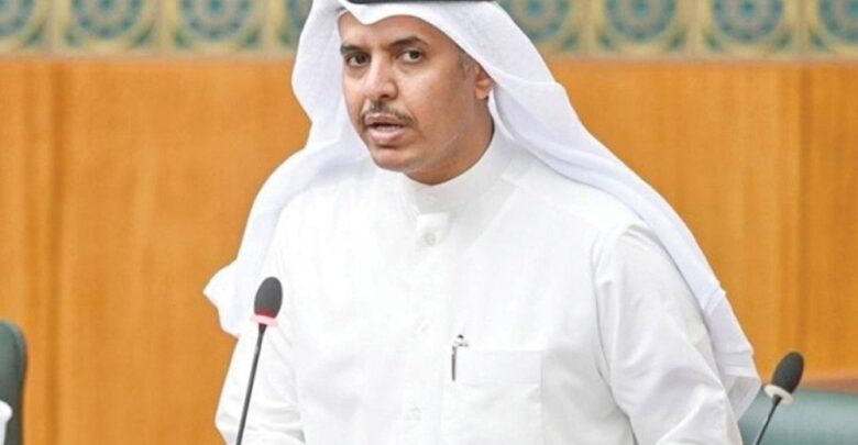 المهان يستفسر عن بلاط الطرق الداخلية بالوفرة السكنية