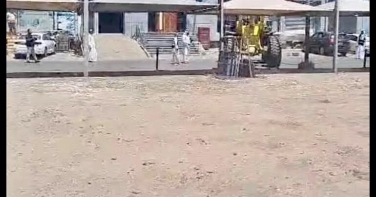 إزالة 20 مظلة وشاليهات متنقلة في «العاصمة»