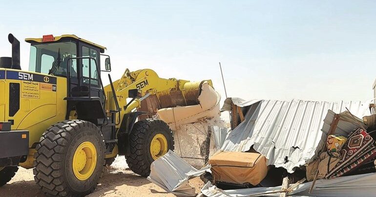 إزالة 5 محميات خاصة مخالفة على طريق السالمي